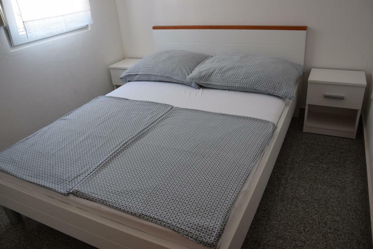Apartmani Diana 梅杜林 外观 照片