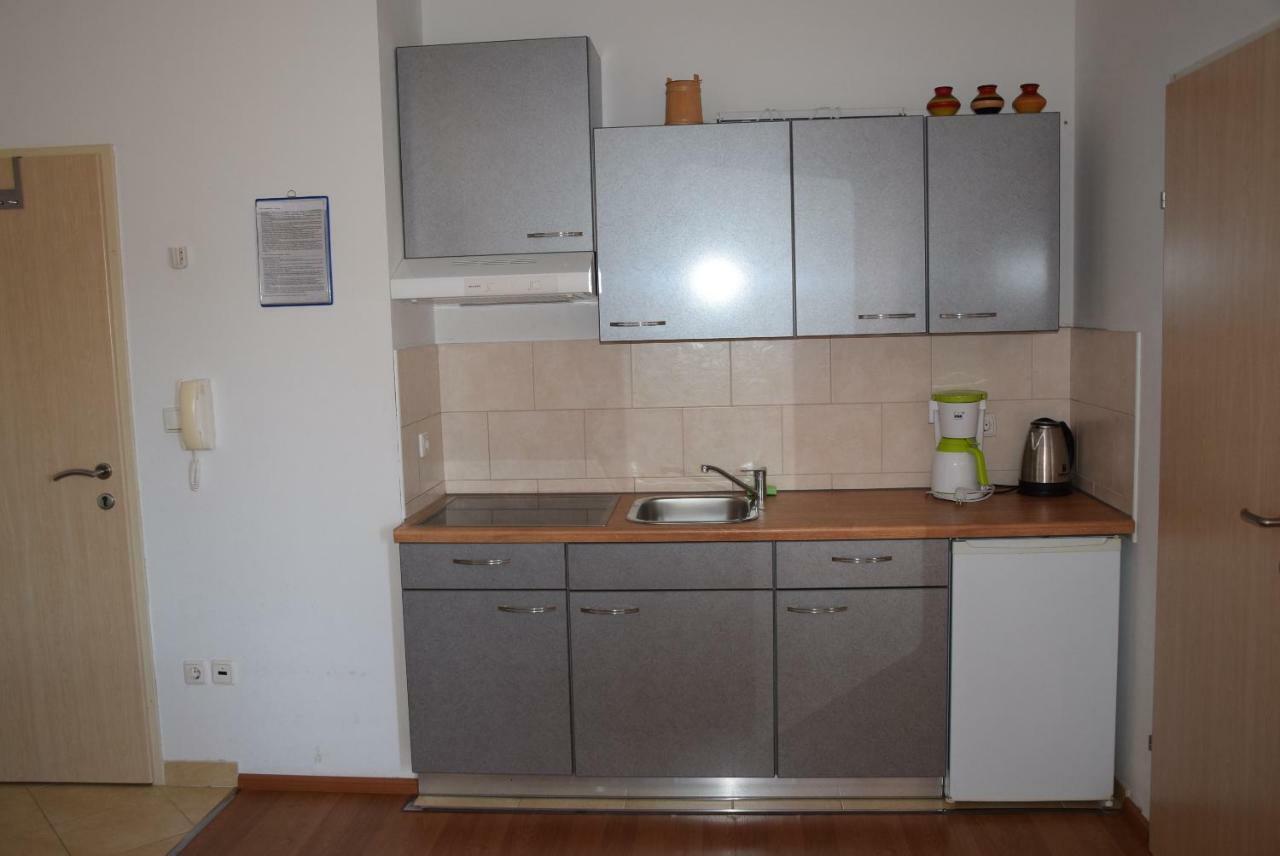 Apartmani Diana 梅杜林 外观 照片