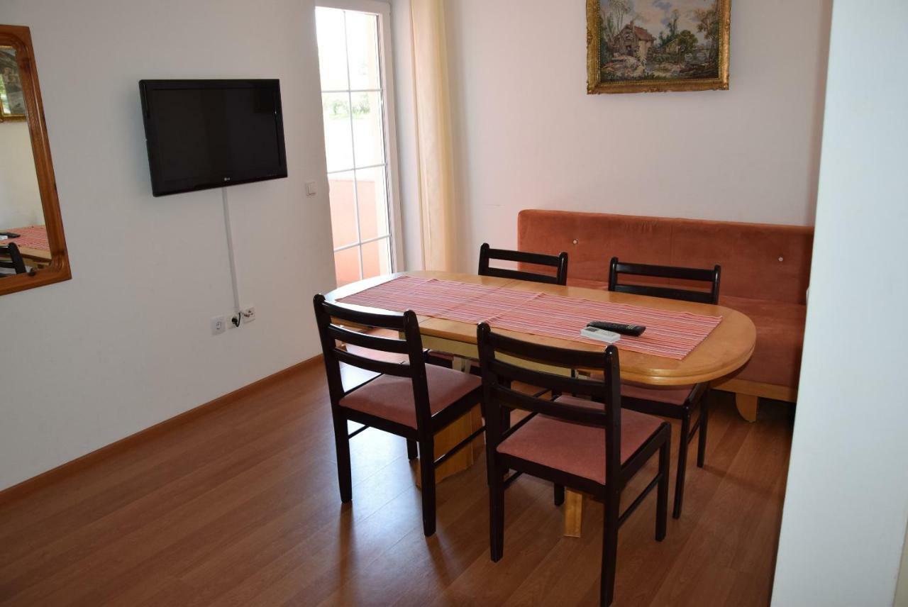 Apartmani Diana 梅杜林 外观 照片