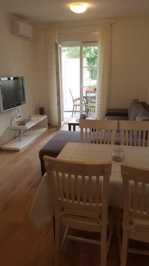Apartmani Diana 梅杜林 外观 照片