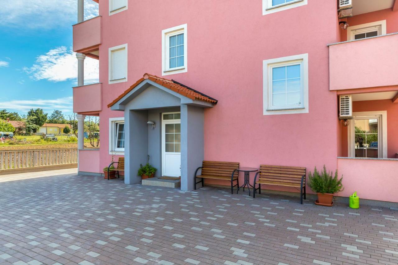 Apartmani Diana 梅杜林 外观 照片