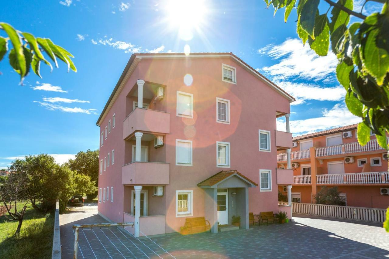 Apartmani Diana 梅杜林 外观 照片